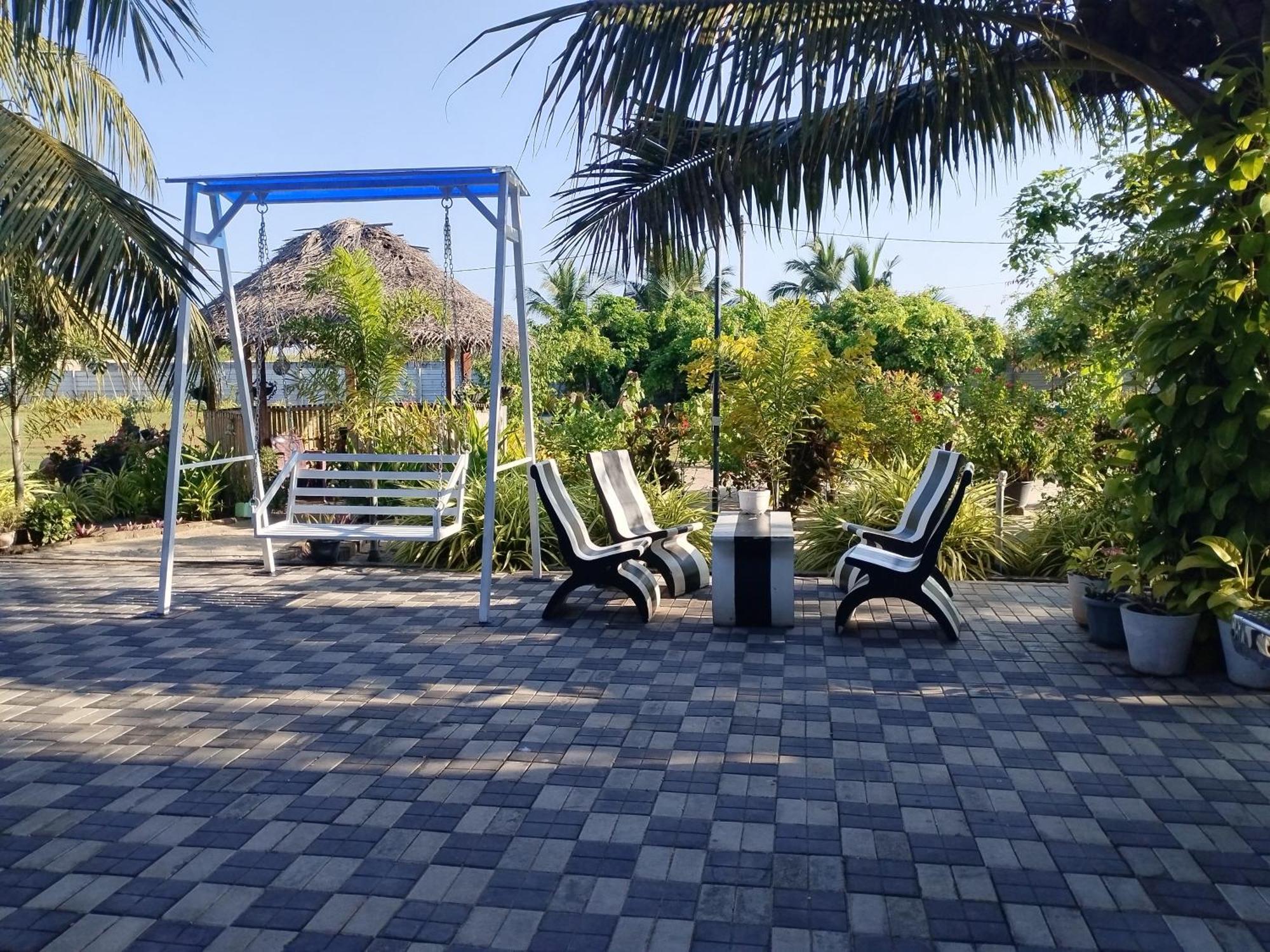 Ferienwohnung Victory'S Gardens Mannar Exterior foto